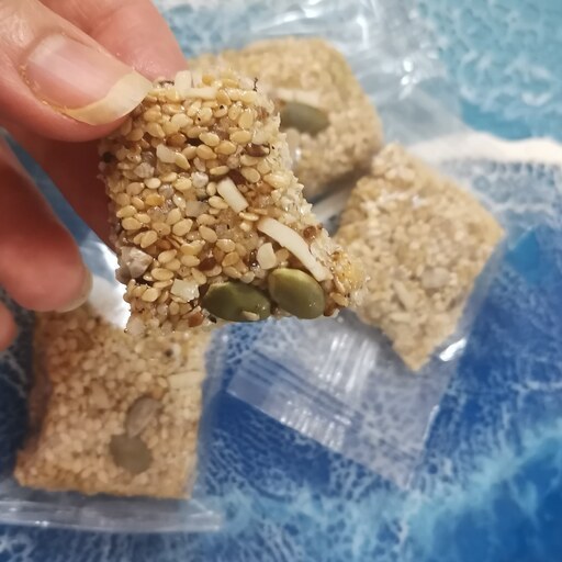 هراتی کنجدی فله نیم کیلویی  